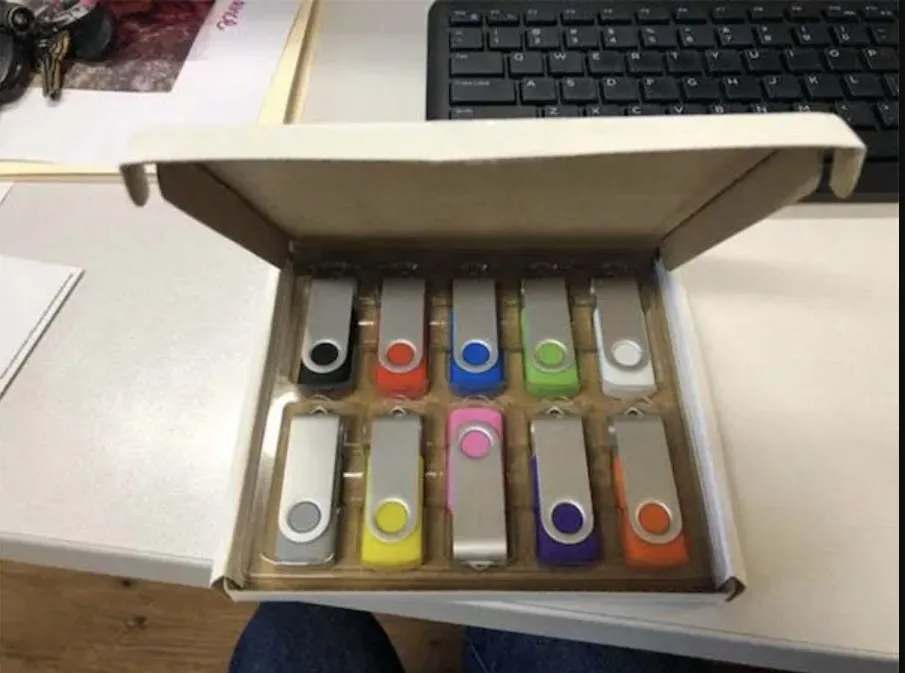 Попробуйте удержаться, чтобы не переложить розовую. 