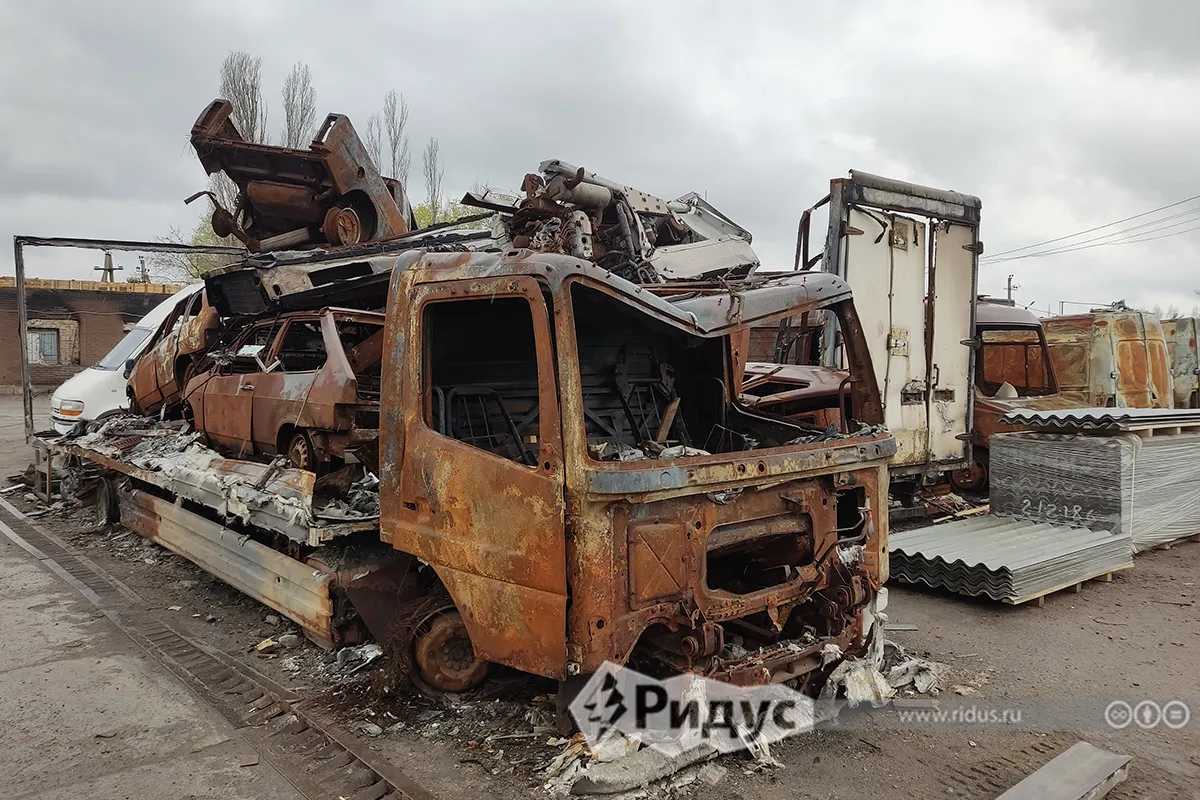 Склад разбитых машин в Стаханове