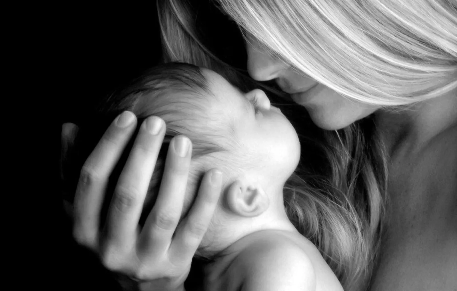 Чувственные мамы. Мама это нежность. Мать и дитя картинки. Любовь матери. Мамина любовь.