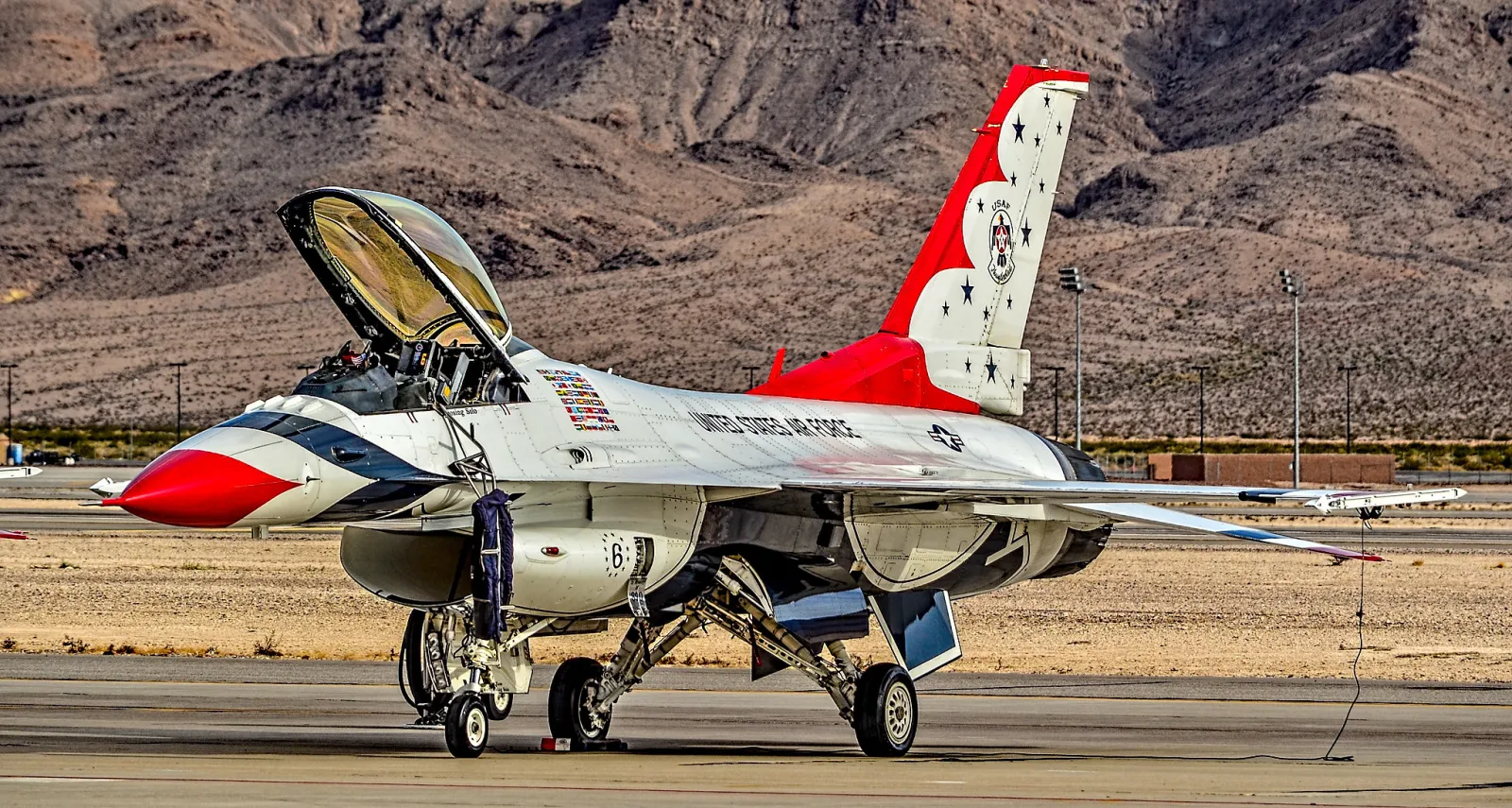  F-16 