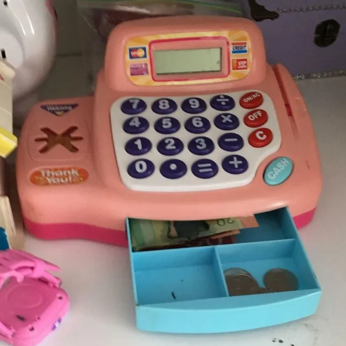 «Я думал, что потерял 350 долларов, но через три месяца нашел их в комнате своего четырехлетнего ребенка».