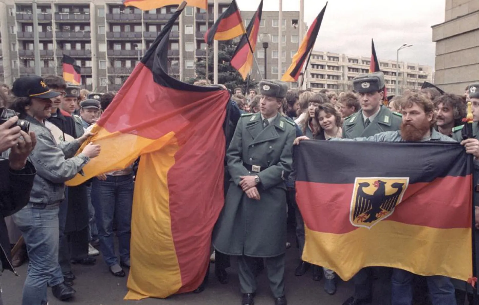 Гдр. ГДР Германия. Восточная Германия ГДР. ГДР 1991. Объединение Западной и Восточной Германии.