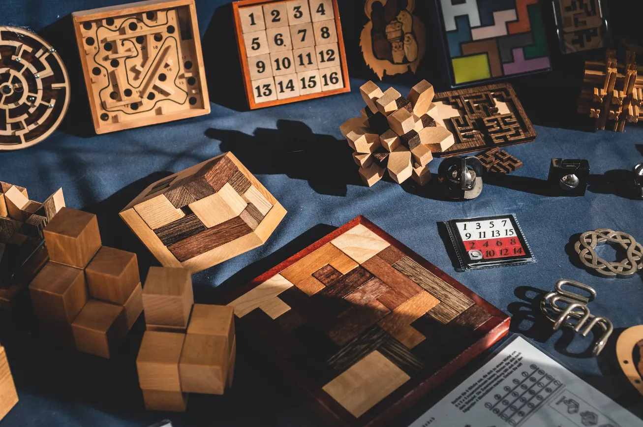 Головоломки.