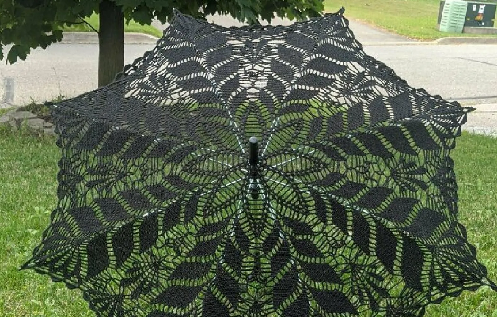 «Я связала зонтик».