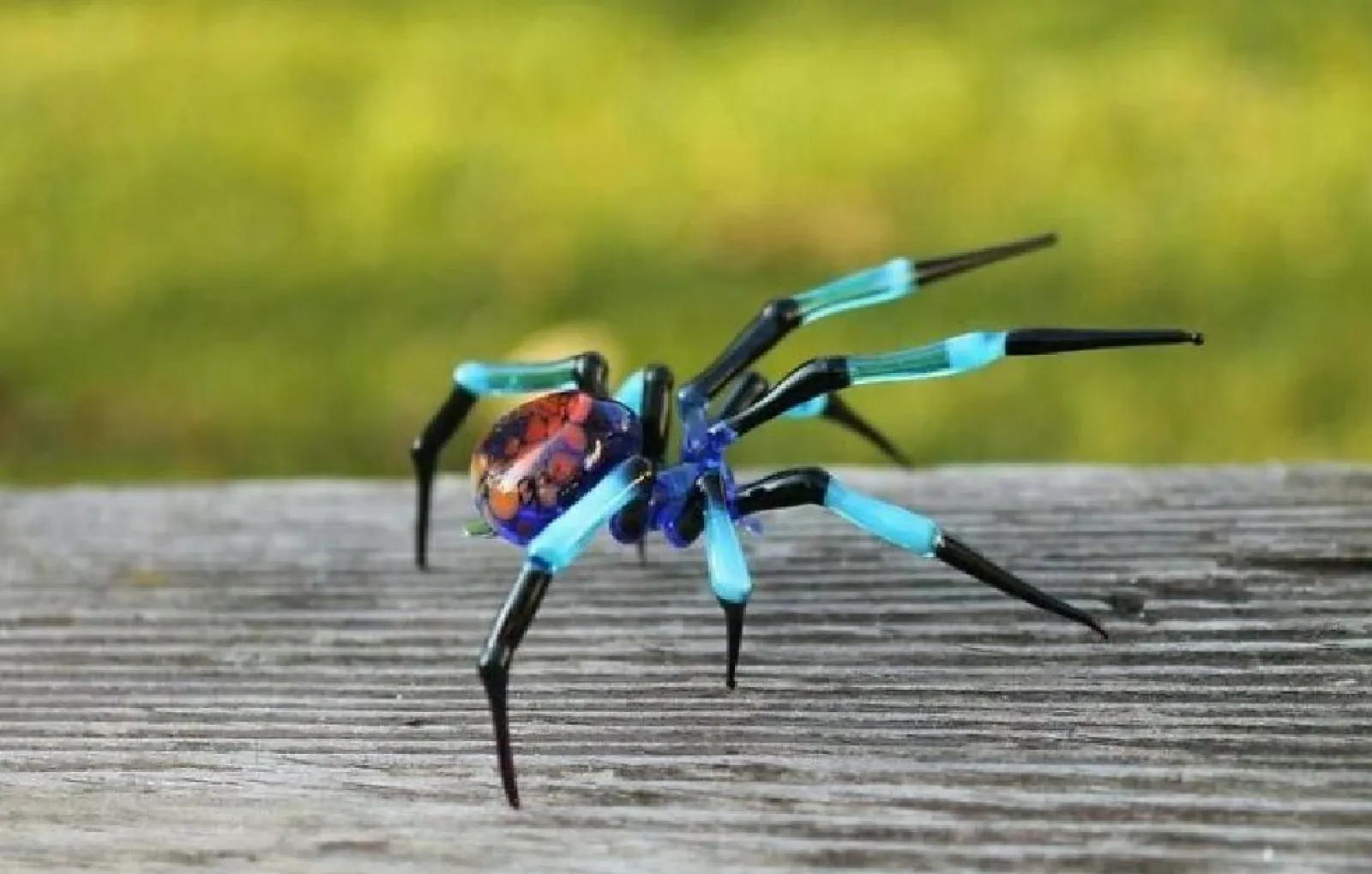 «Я делаю стеклянные фигурки уже много лет. Вот мой последний шедевр».