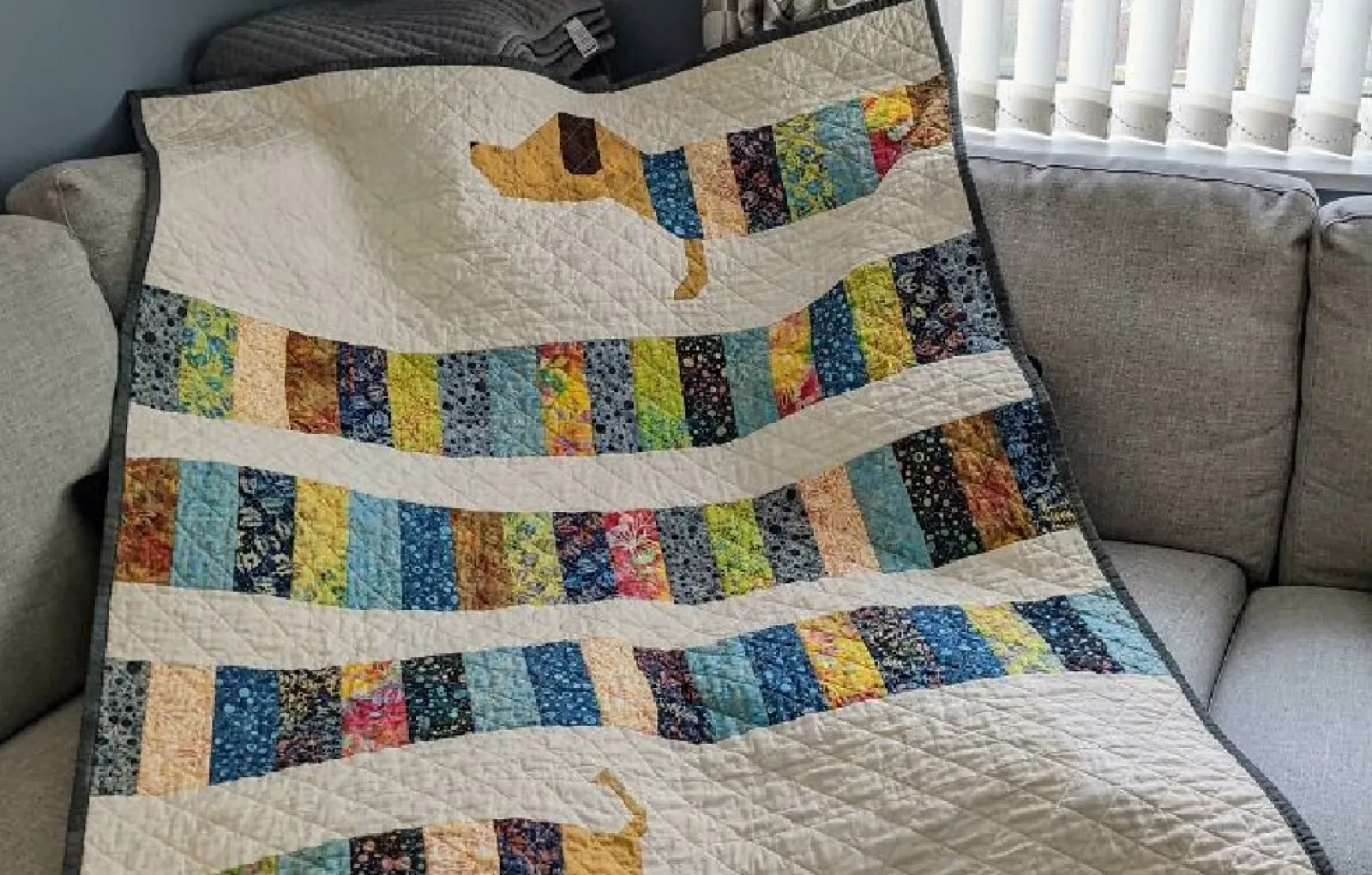 «Одеяло с таксой, которое я только что закончила».