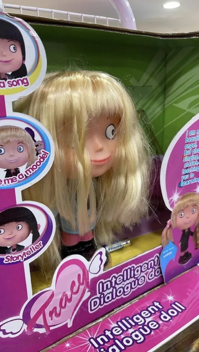 С этой куклой вы никогда не будете одиноки! Эта кукла будет следить за вами весь день! 