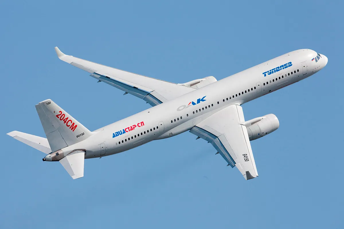 Самолет Ту-204