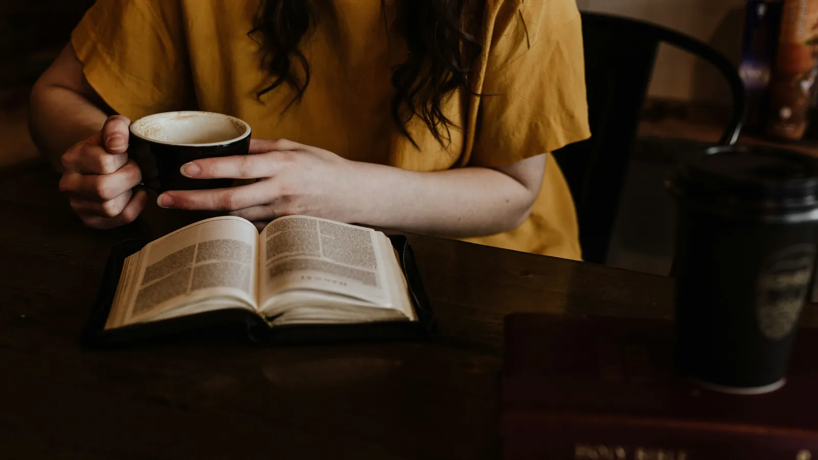 Закажите бумажную или скачайте электронную версию заинтересовавшей вас книги и начните читать. Чтение книг не только помогает отдохнуть, но и улучшает когнитивные способности.