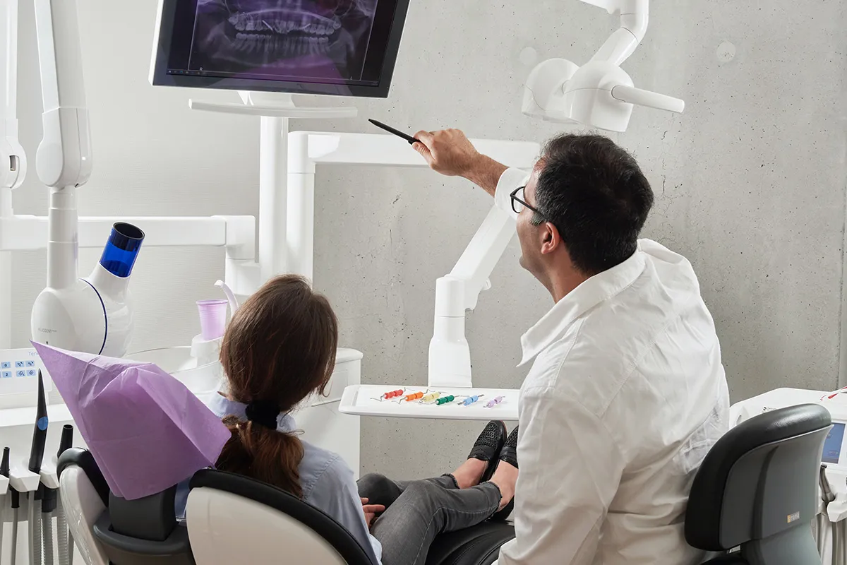 Стоматолог 