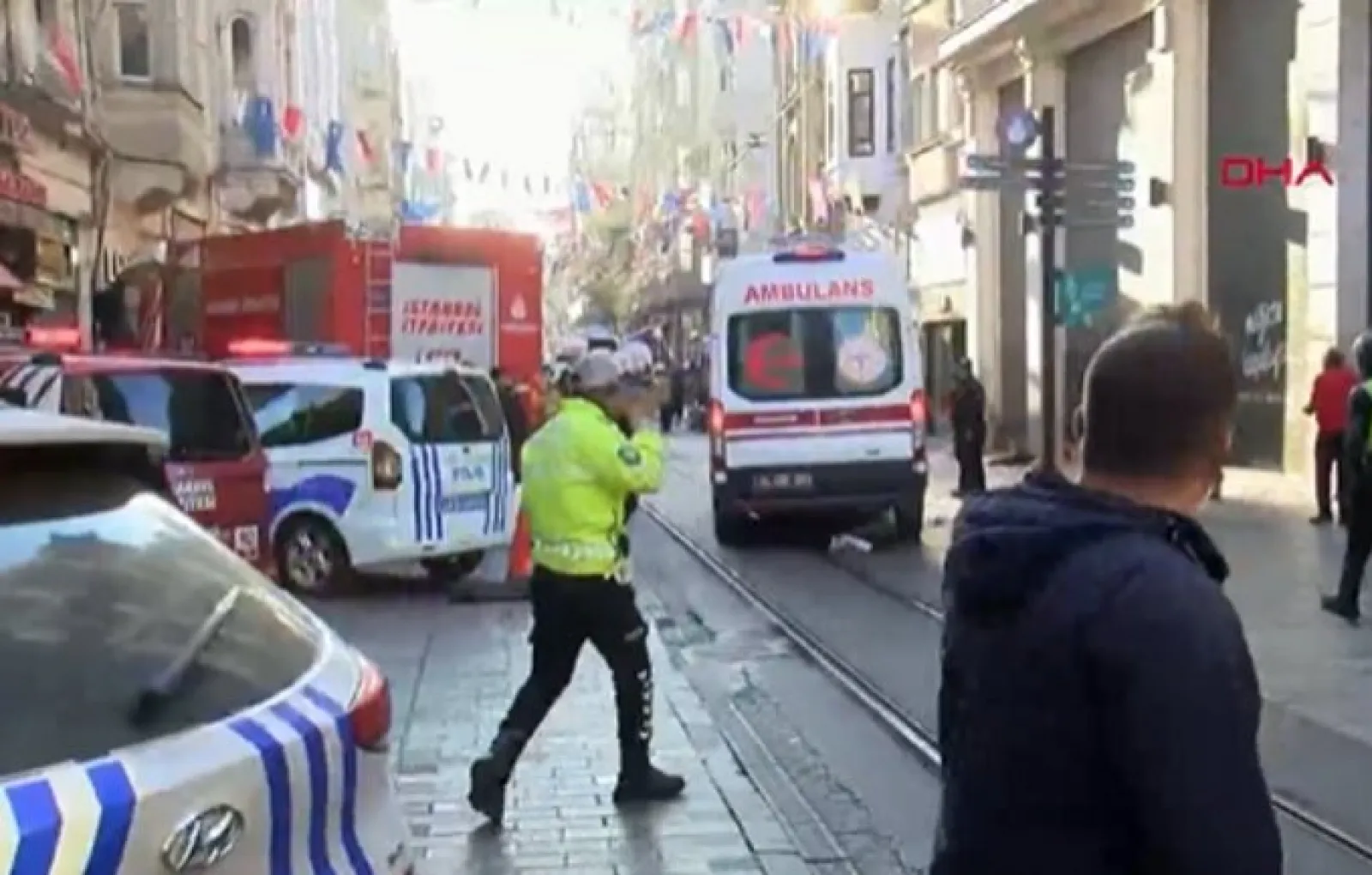 Нападение в стамбуле. Истикляль Стамбул взрыв. Теракт в Стамбуле на улице Истикляль. Полиция Турции.