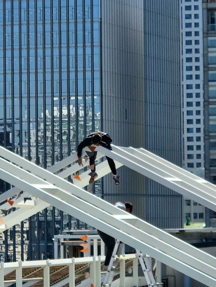 Он верит, что может летать?