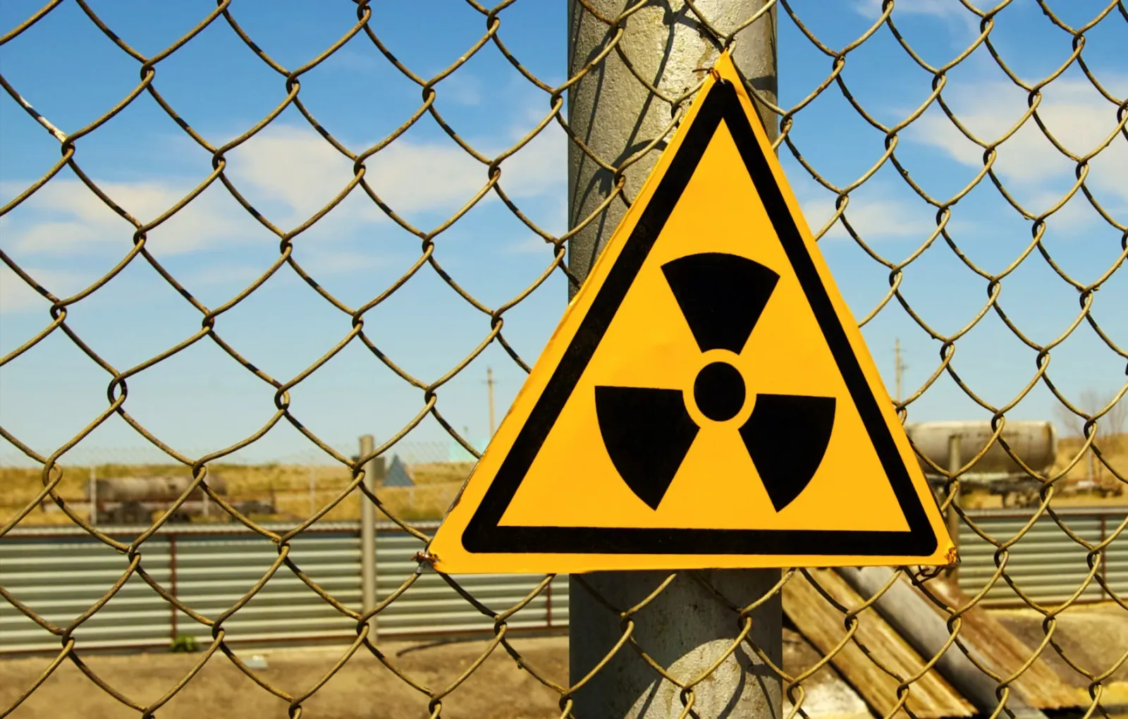 Случаи радиации. Опасные объекты. Знак радиационной опасности. Знак атомной опасности. Радиологическая безопасность.
