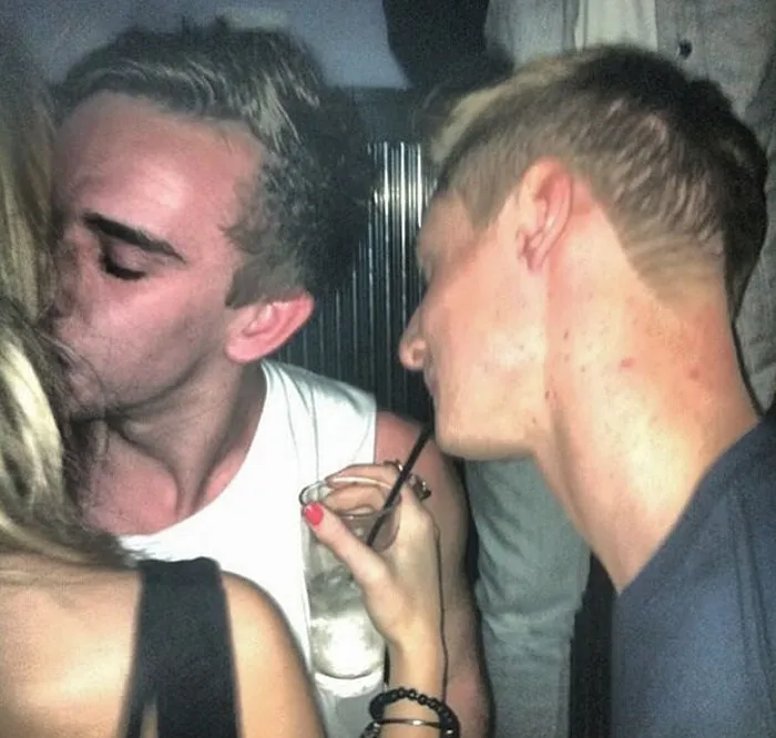 Улучил момент.