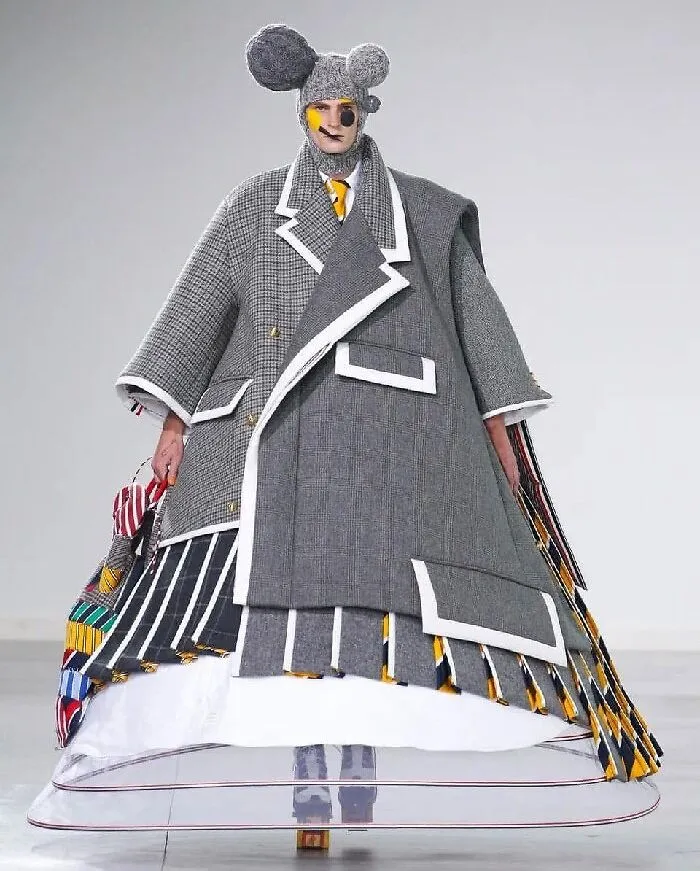 Коротко о нарядах из безумных снов.