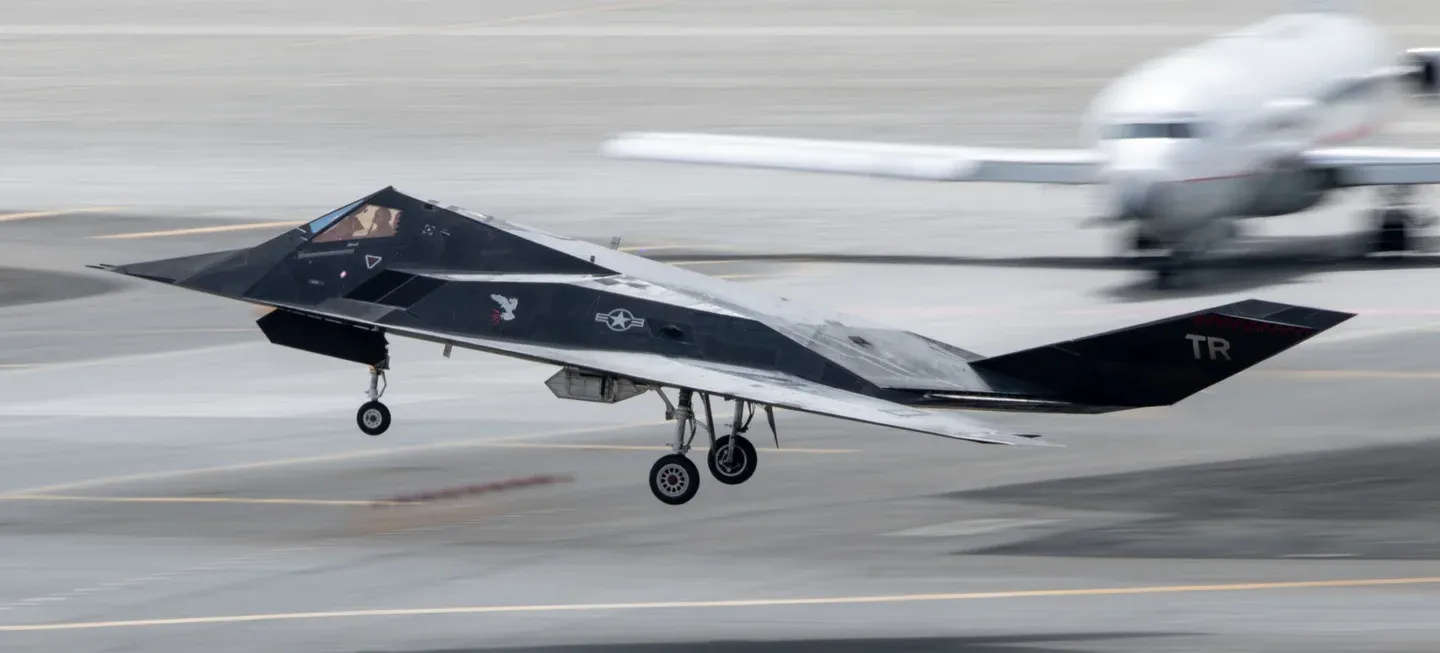 Злополучный F-117 Nighthawk.