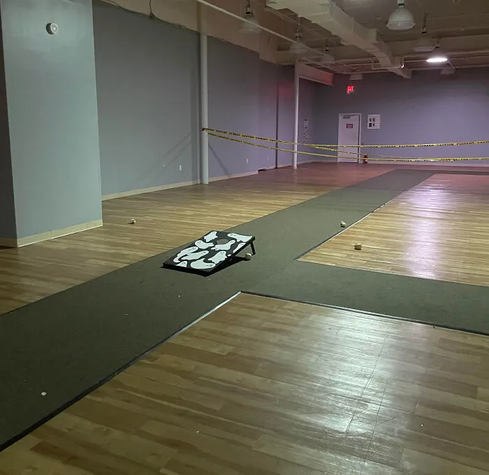 «Я заплатил 25 долларов, чтобы пойти в «Halloween House», и это была одна из «игровых зон»».