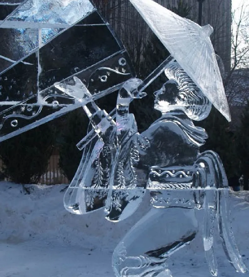 Скульптура гейши.