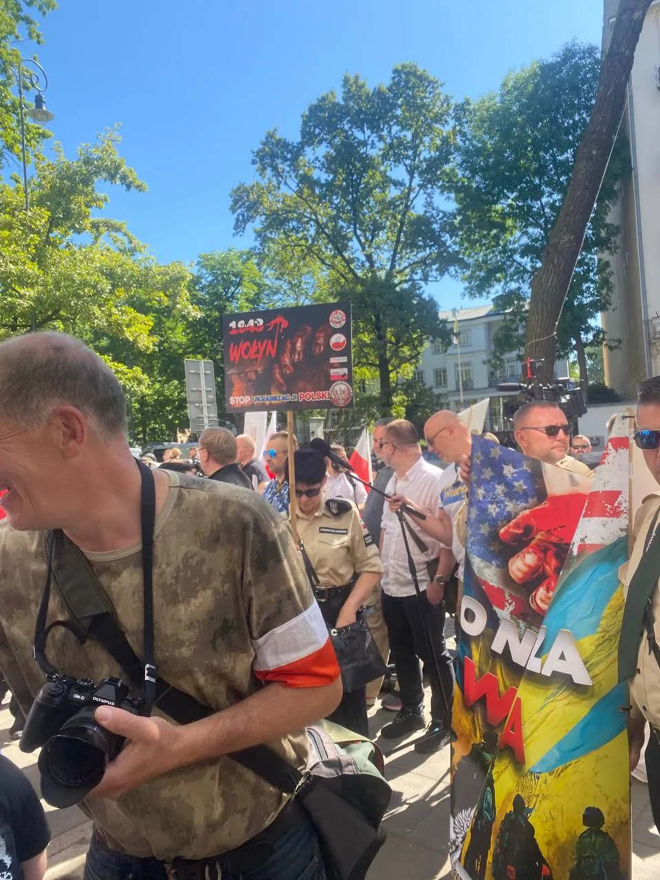 Митинг у посольства Украины в Варшаве. 