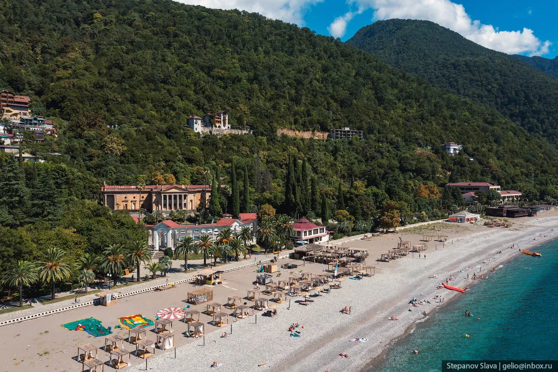 Курортные города абхазии. Гагры пляж. Ecolife Абхазия. Гагра с высоты.