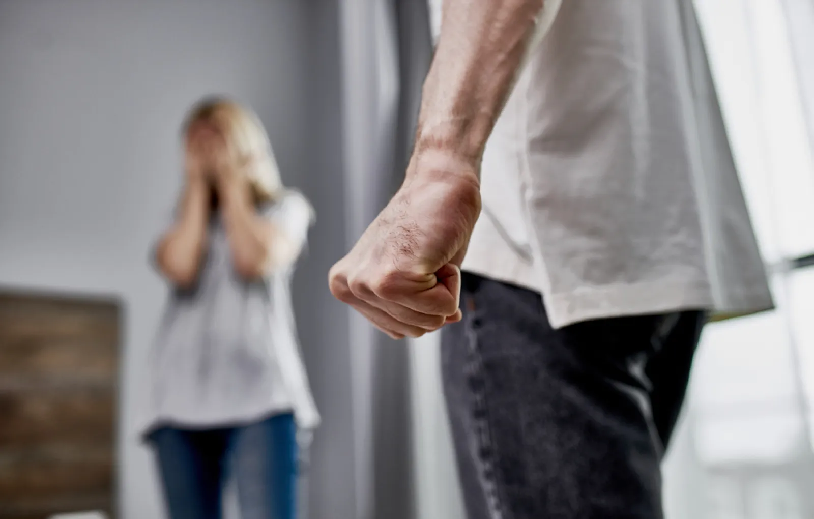 Песков: вызывающих беспокойство тенденций с домашним насилием в РФ нет