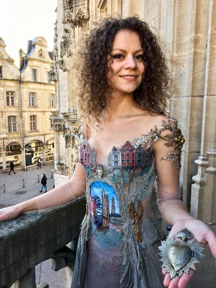 Платье, созданное в честь дня рождения города Аррас. 