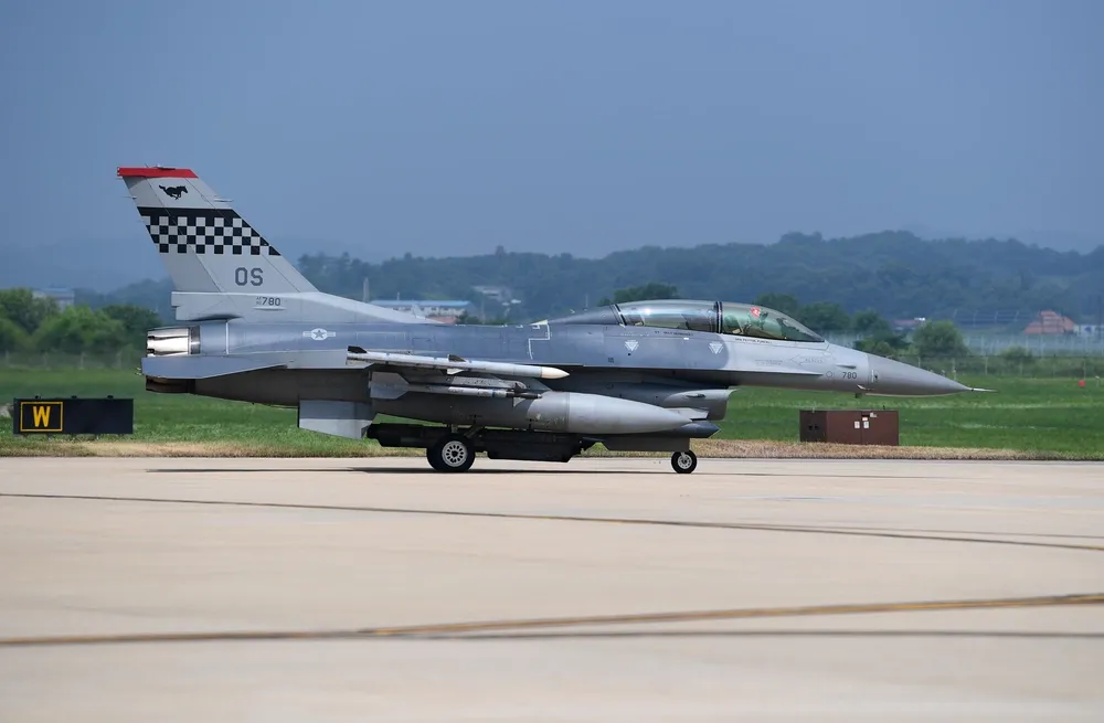 Истребитель F-16