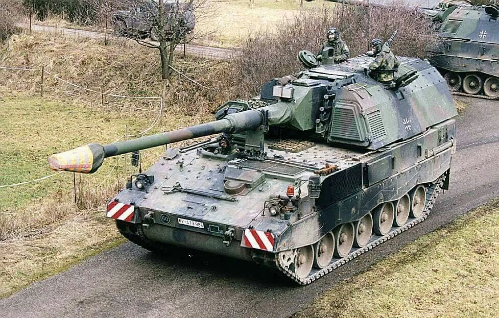 Немецкие артиллерийские танки. САУ Panzerhaubitze 2000. САУ PZH 2000. Самоходные гаубицы Panzerhaubitze 2000. Немецкая самоходная гаубица PZH 2000.