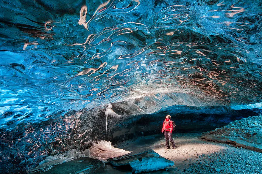3. Ледена пещера в Исландия