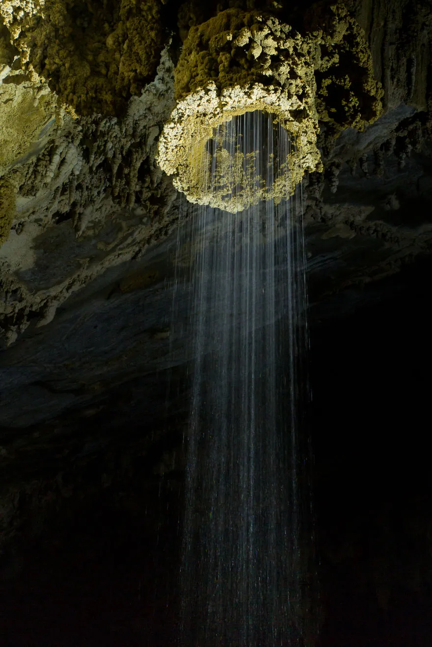 7. Душ в пещерата Темимина, Бразилия