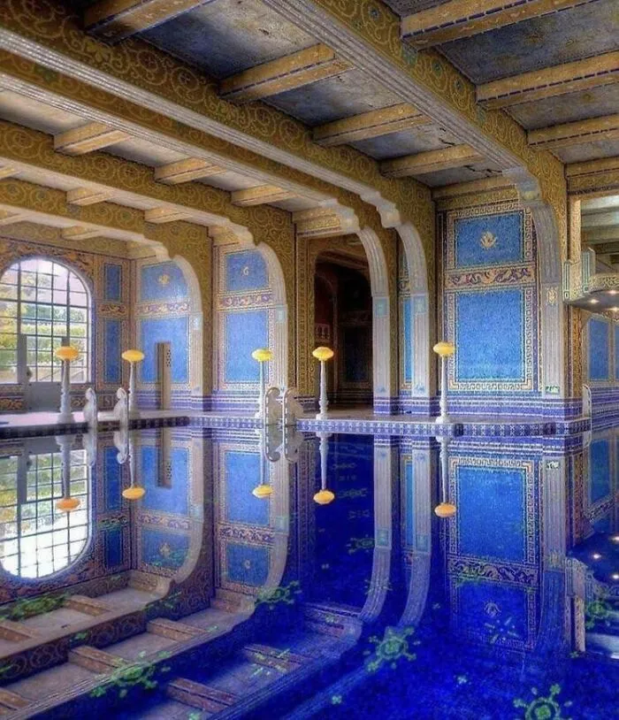 Бассейн в доме Hearst Castle, Калифорния, США.
