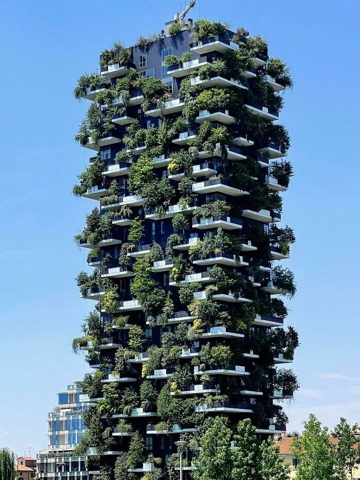 Жилой дом Bosco Verticale (Вертикальный лес) в Милане.