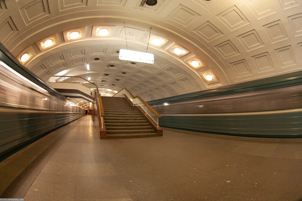 Станция «Библиотека имени Ленина»