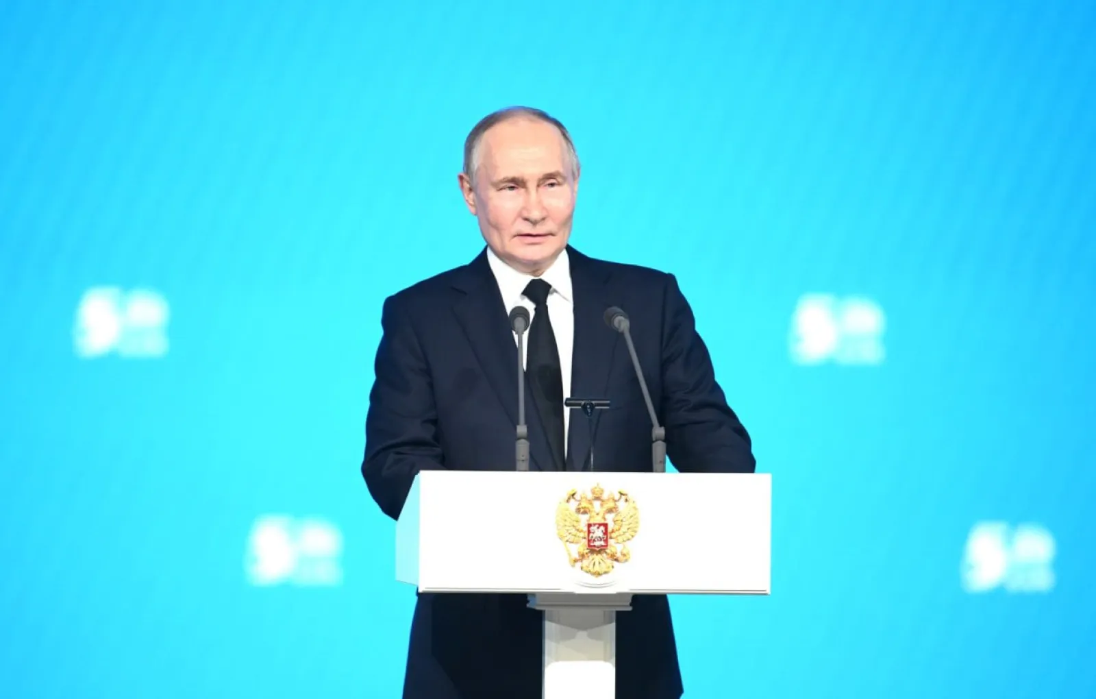 Путин заявил, что дефицит кадров в РФ нельзя покрывать за счет мигрантов