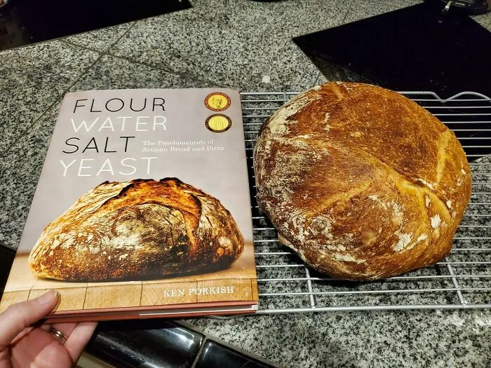 «Я очень горжусь второй испеченной мной буханкой хлеба».