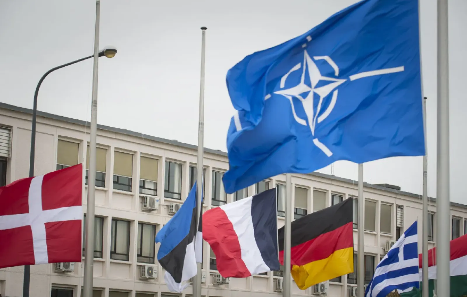 WSJ: планировщики НАТО считают нападение со стороны России маловероятным