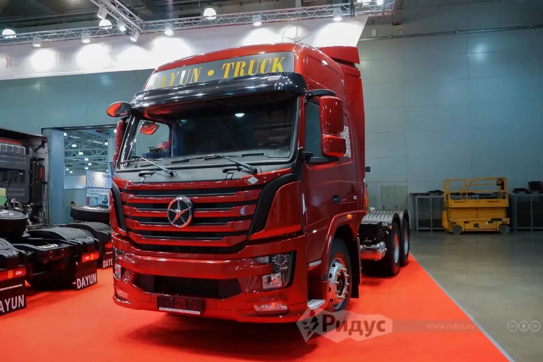 Китайский тягач 