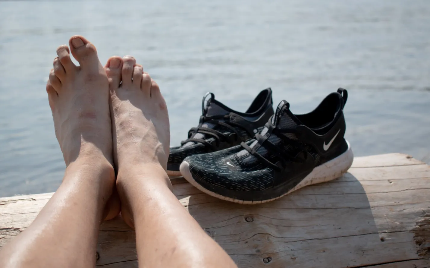 Оставьте ногу в покое.