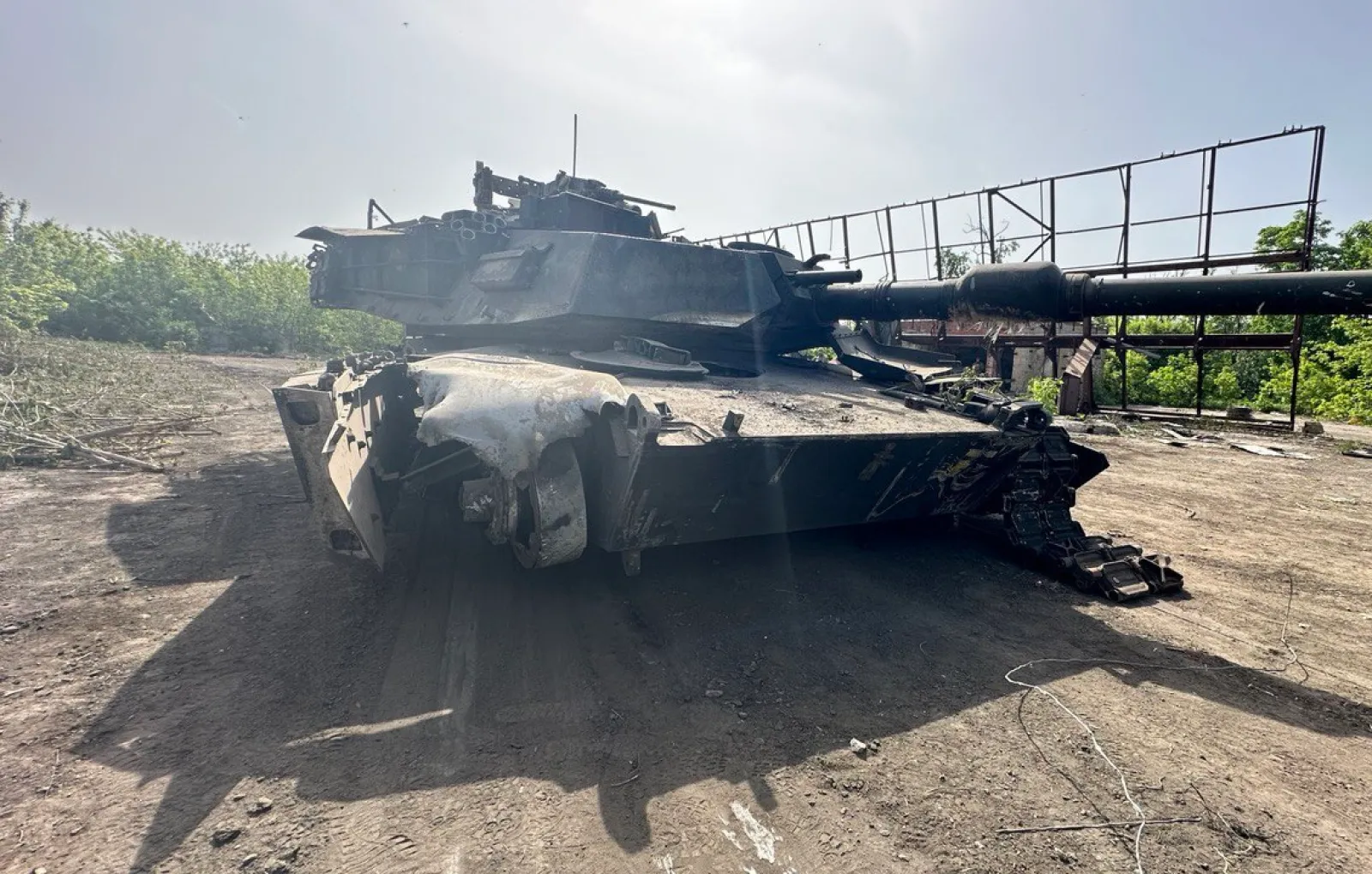 Вооруженные Силы РФ уничтожили танк Abrams прямым попаданием