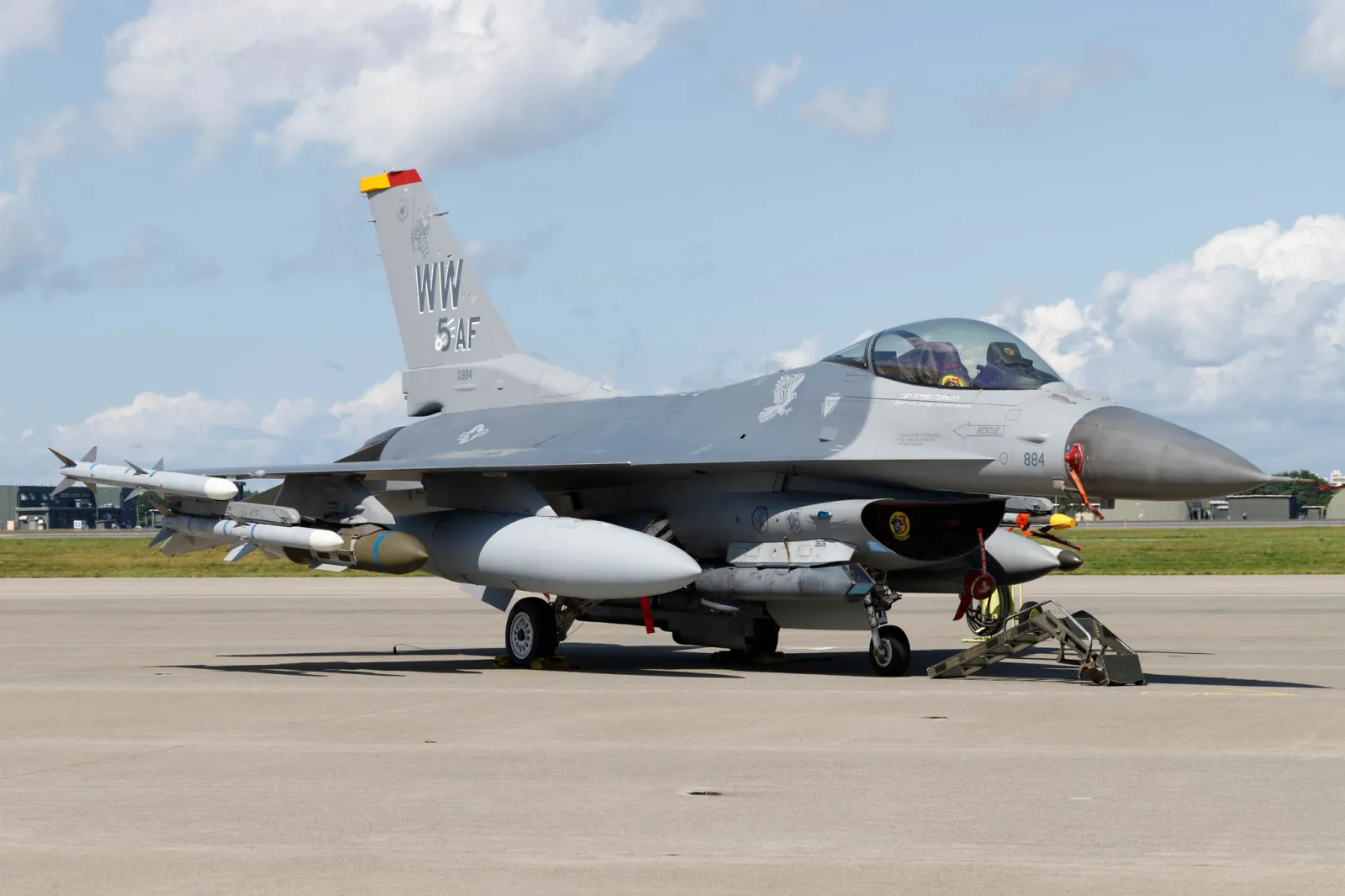 Истребитель F-16