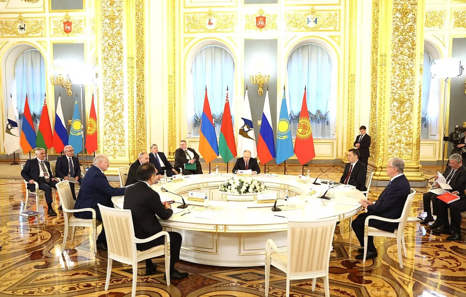 Владимир Путин: развивать связи с ЕАЭС хотят многие международные структуры