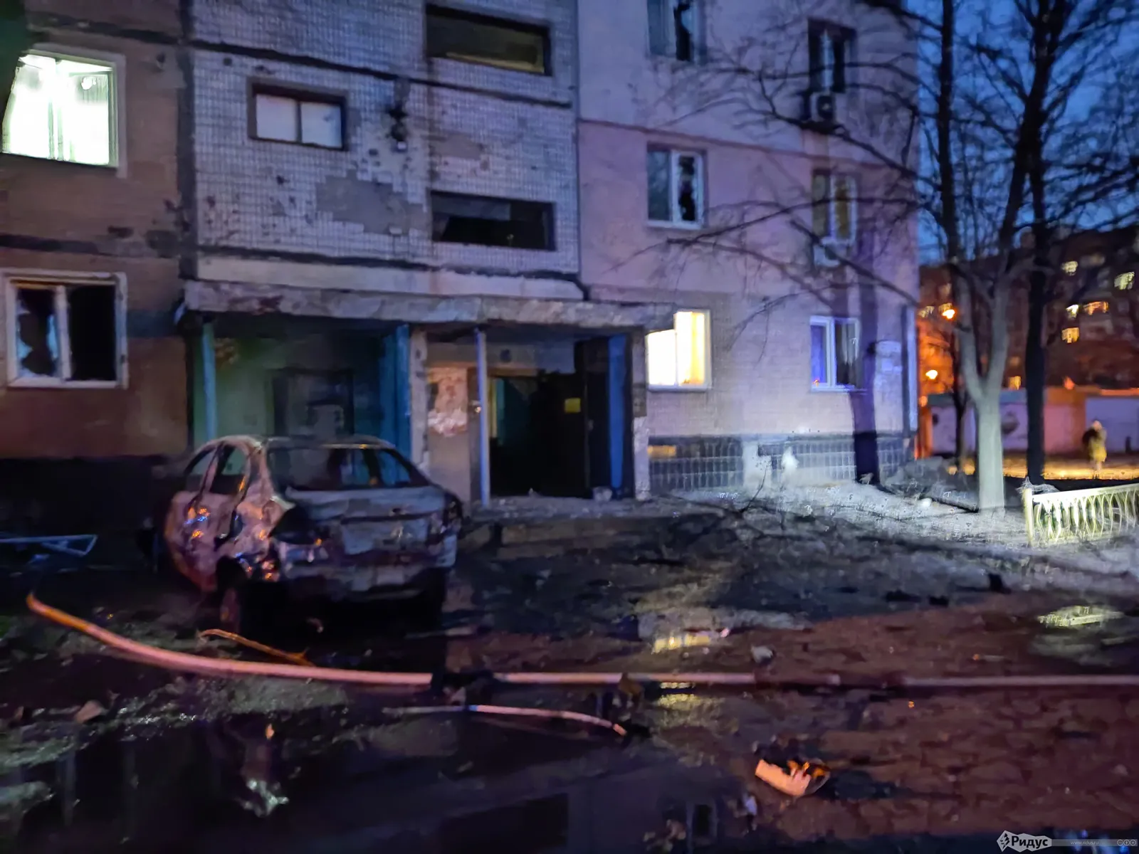 Сгоревший автомобиль.