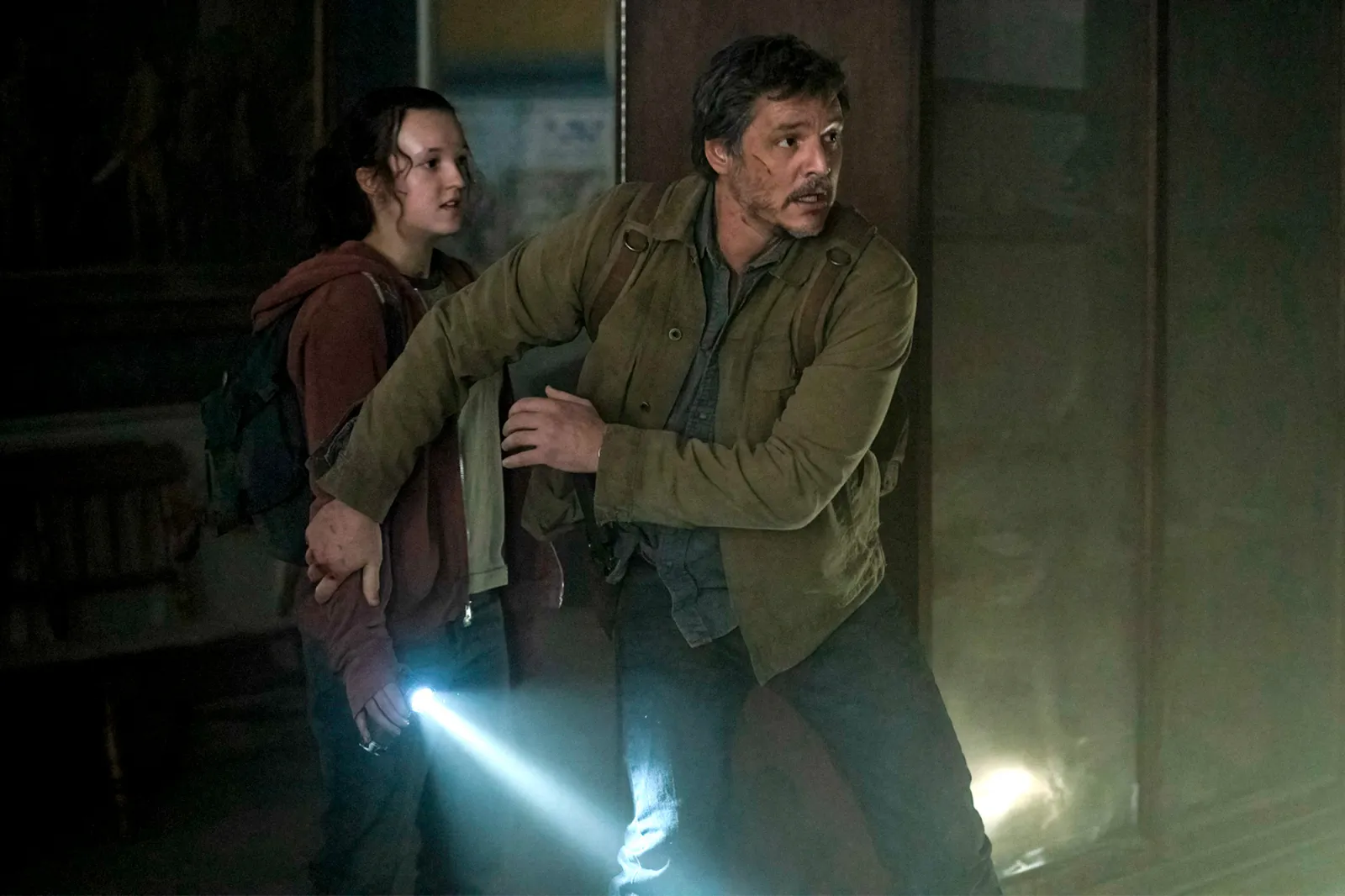 Местами сериал провисает в динамике, хотя всё равно держит зрителя в напряжении.