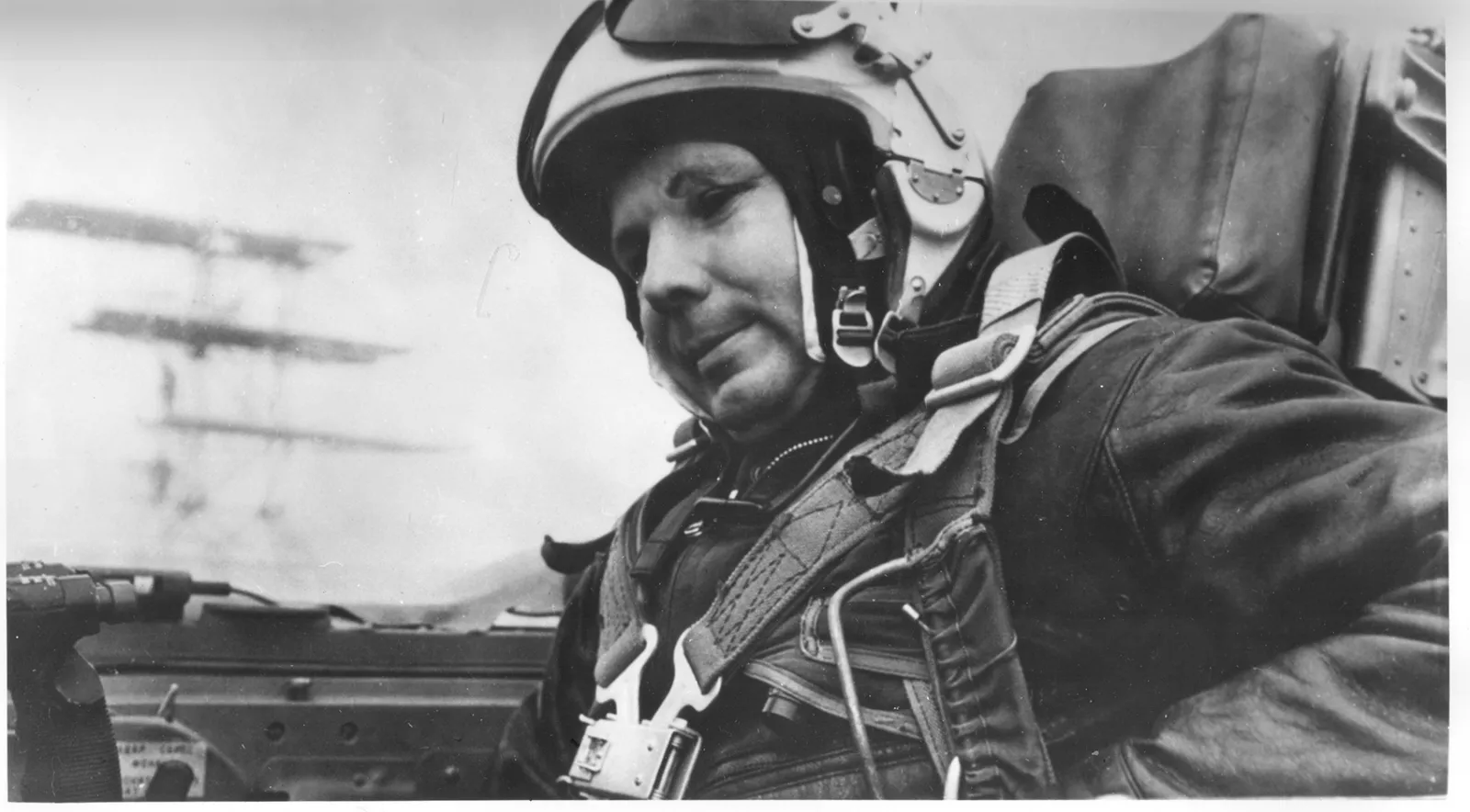 1 Ю.А.Гагарин перед последним полетом.