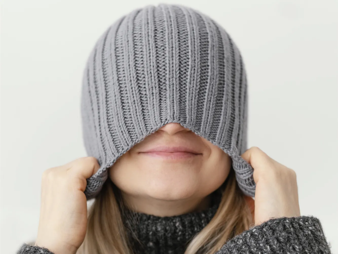 Облегающая шапка.