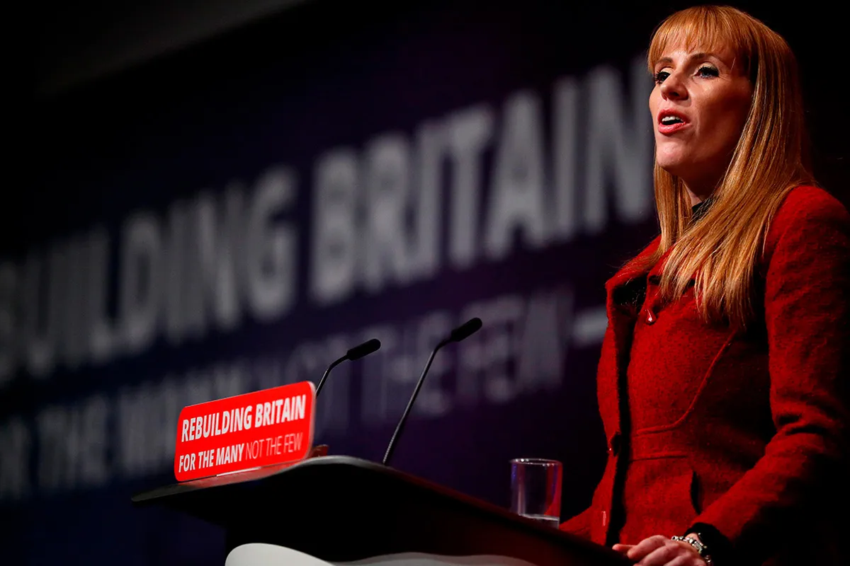  Заместитель лидера лейбористов Анджела Райнер 