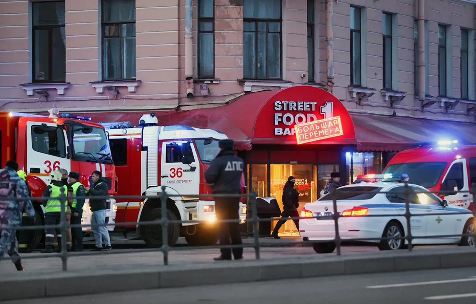 Число пострадавших в кафе. Трагедия на васильевском острове. Кафе в питере. Число пострадавших в кафе. Число пострадавших в кафе.