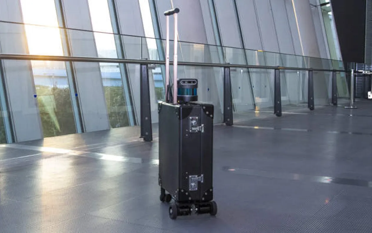 Чемодан AI Suitcase.