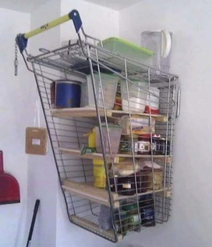 Оригинальная полочка.