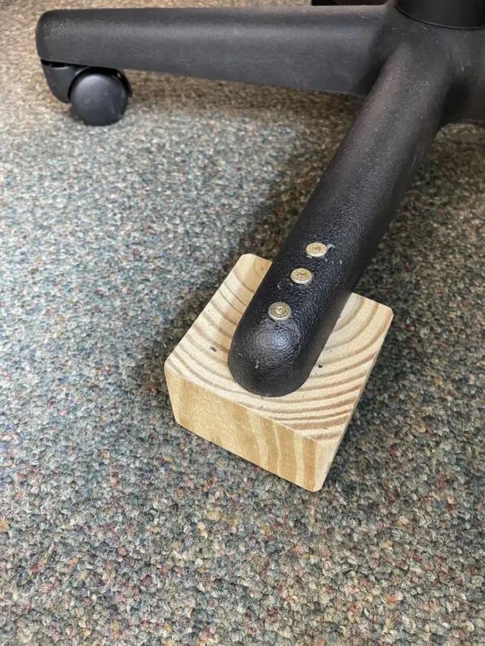 «Наконец-то починил свой стул».